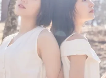 【特典映像付き!】Girl Loving Girl 涼森れむ/八掛うみ【ヌード写真集】FANZA限定特別カット付き表紙